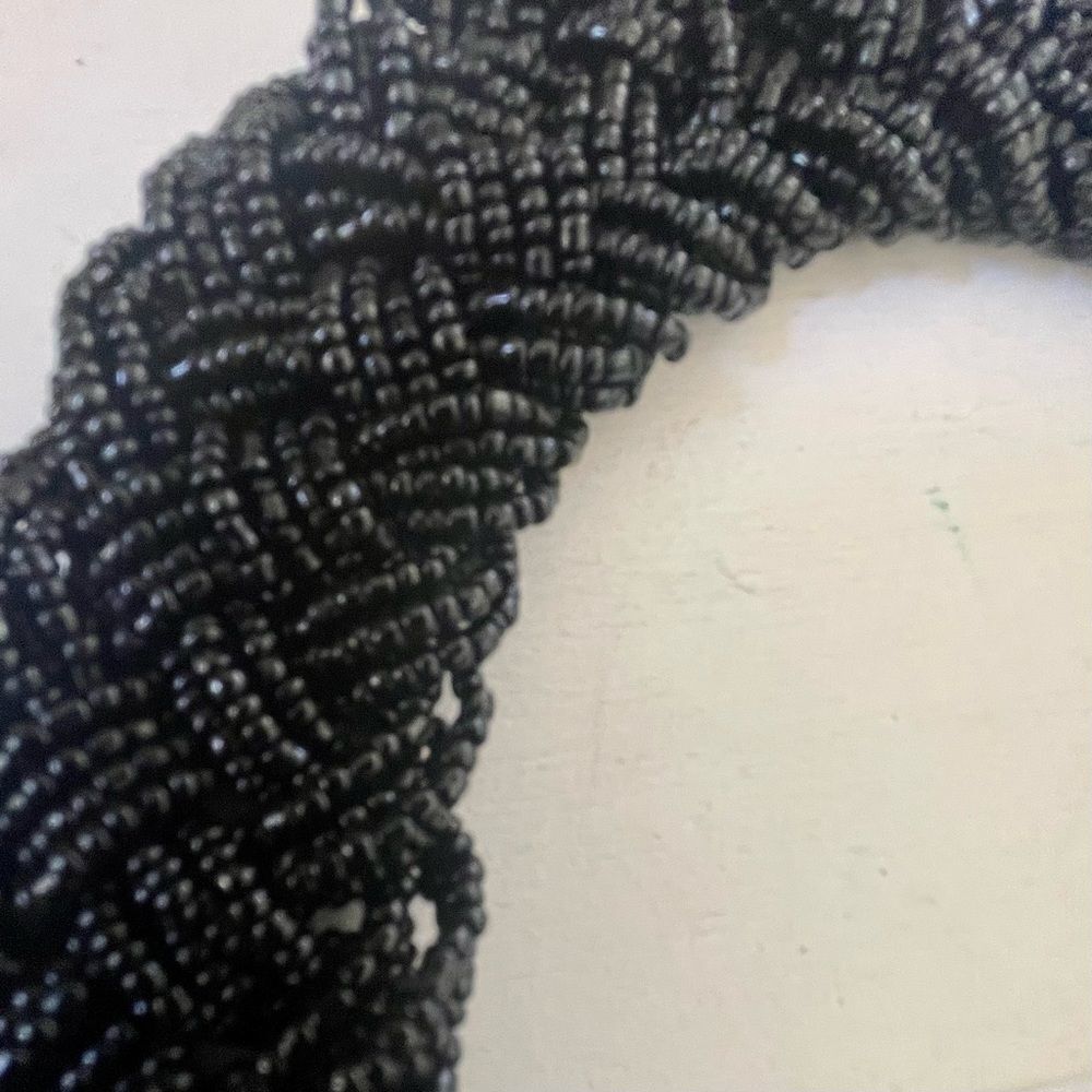 Black beaded statement necklace - Picture 9 of 9